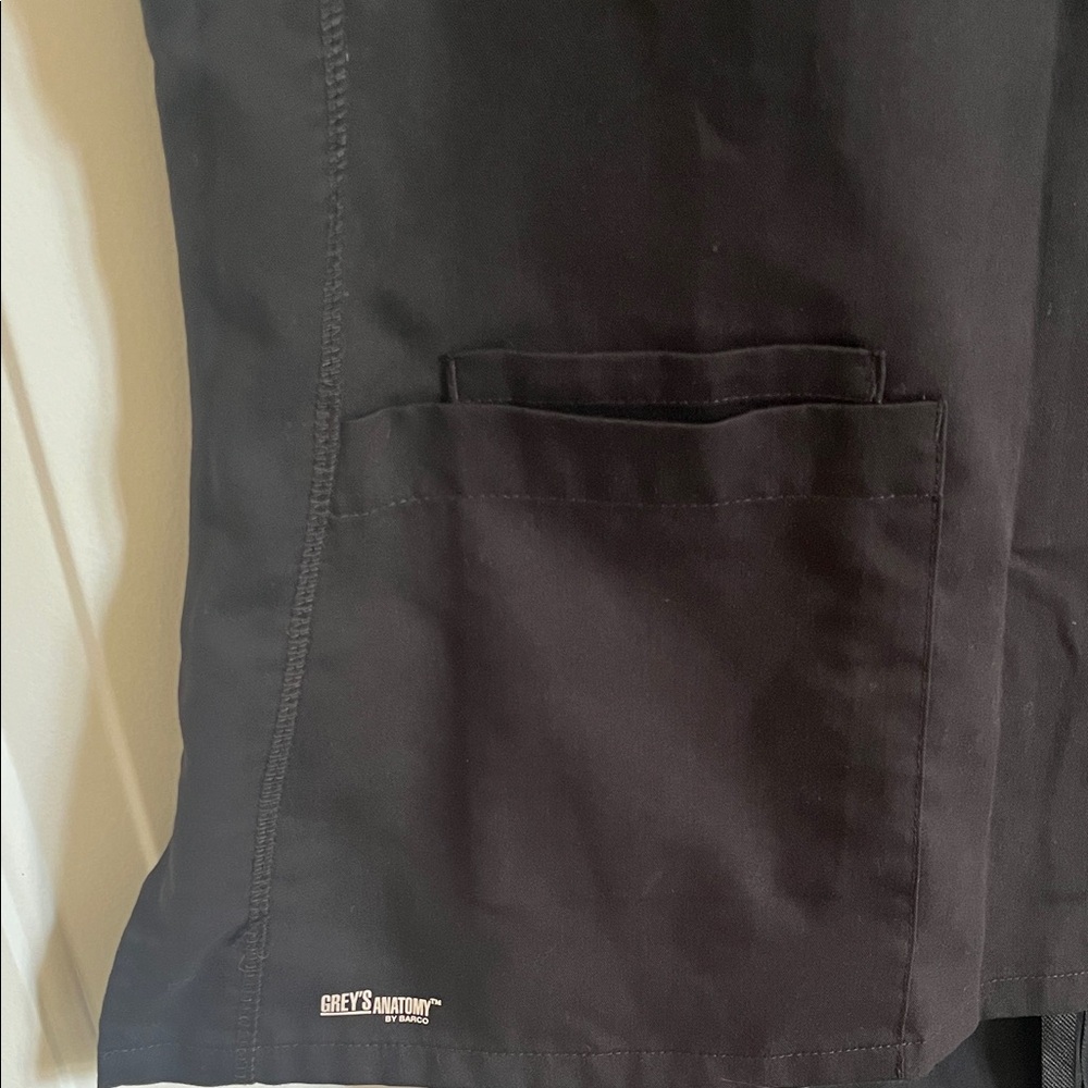 Greys Anatomy Black Medical Scrub Set - Top & Pants - Picture 3 of 6